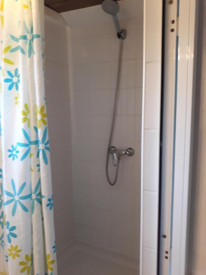 טולוקס Tiny House 12M2 In Holiday Park With 55 M2 Pool מראה חיצוני תמונה